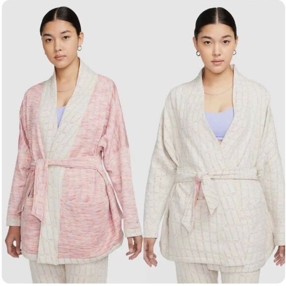 NWT Nike Yoga Therma-Fit Luxe Reversible Oversized Fit Belted Cardigan Top Sz 1X - Picture 1 of 11